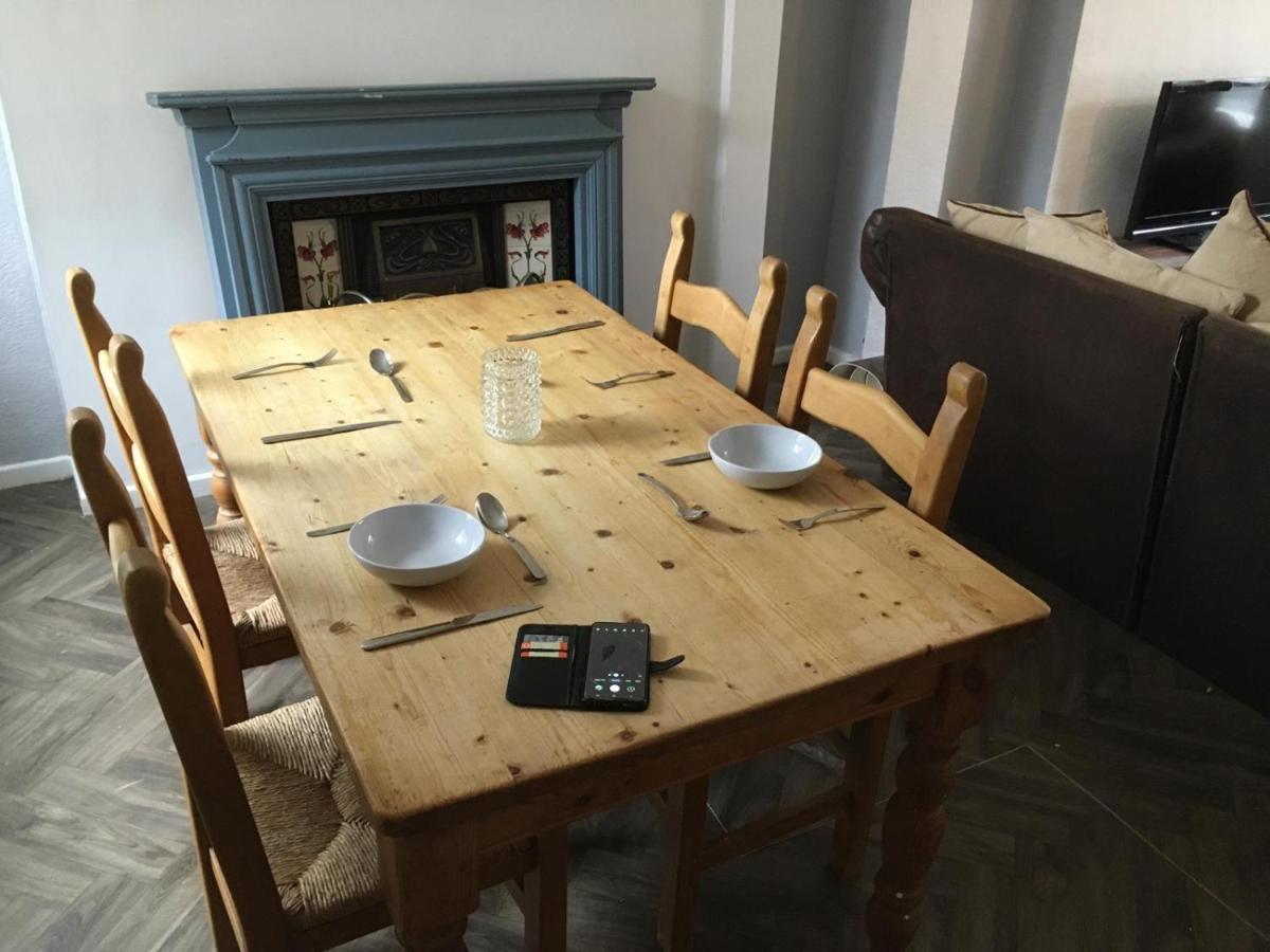Eluneds Place Coelbren Eksteriør billede
